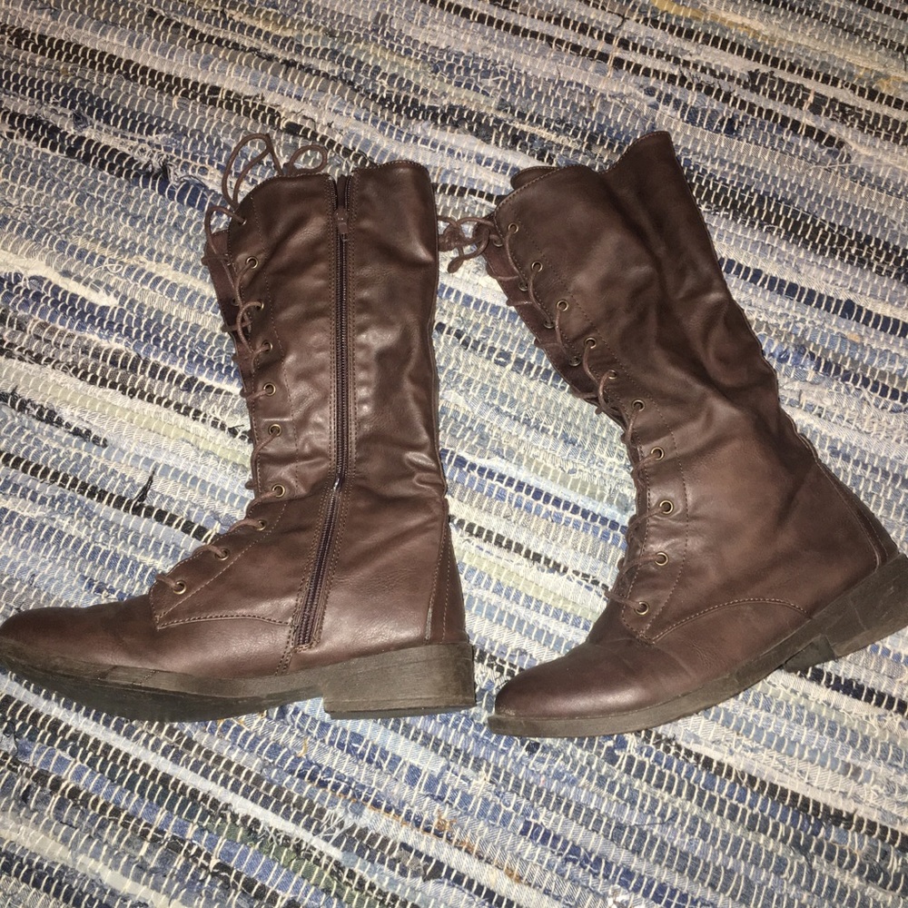 Combat boots